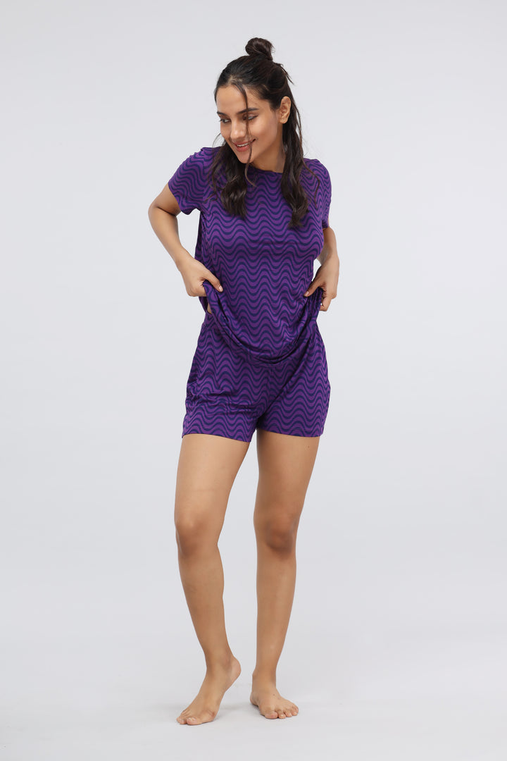 Purple wavy shorts