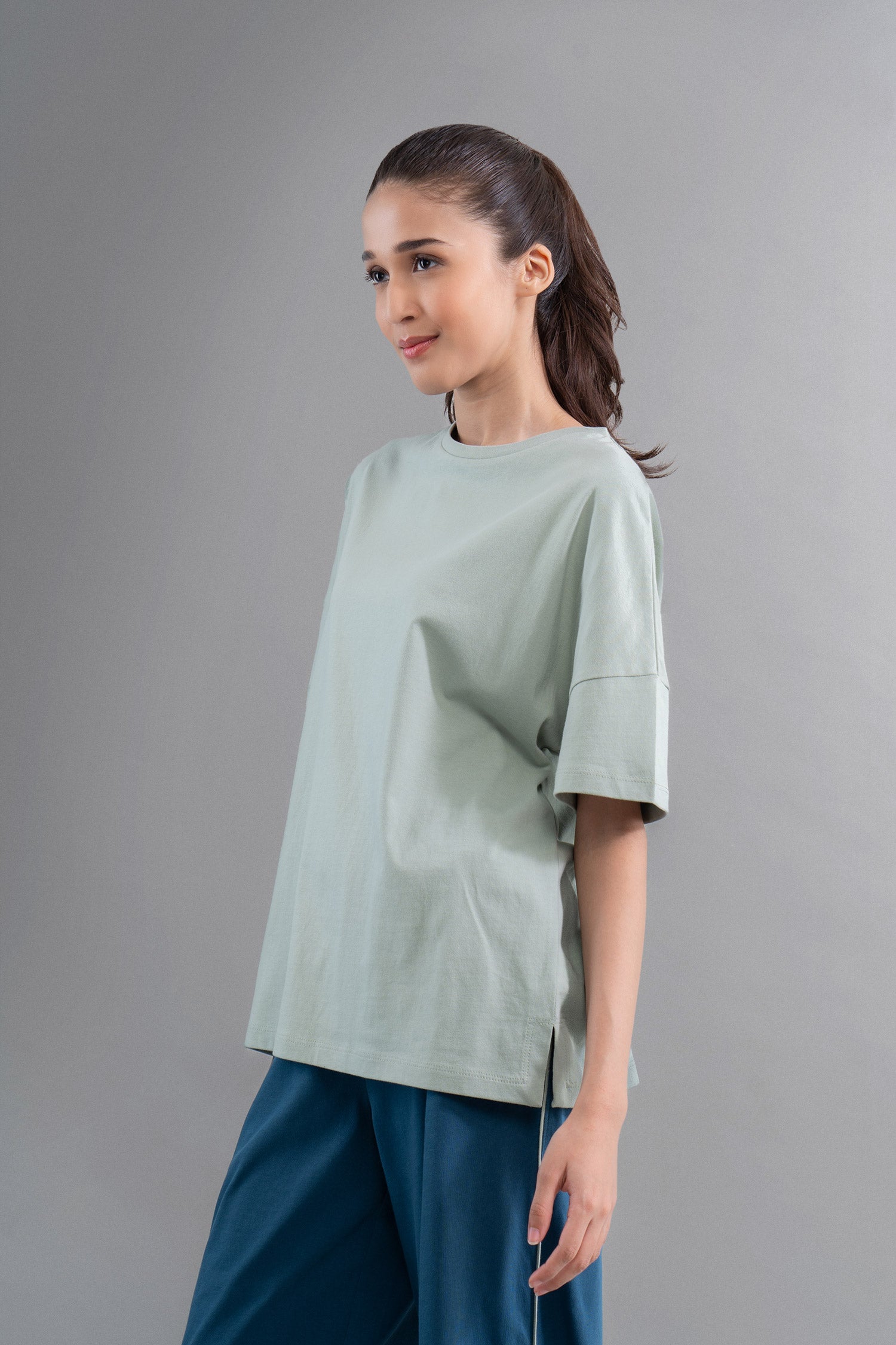sage cotton side slit t shirt – NeceSera