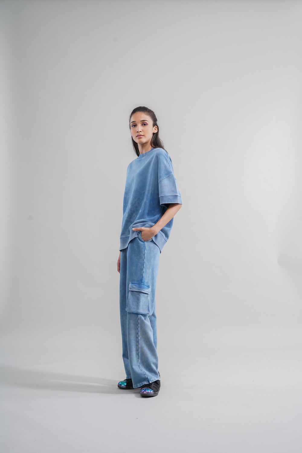 Denim wash 100% cotton terry sweatshirt in light blue color.