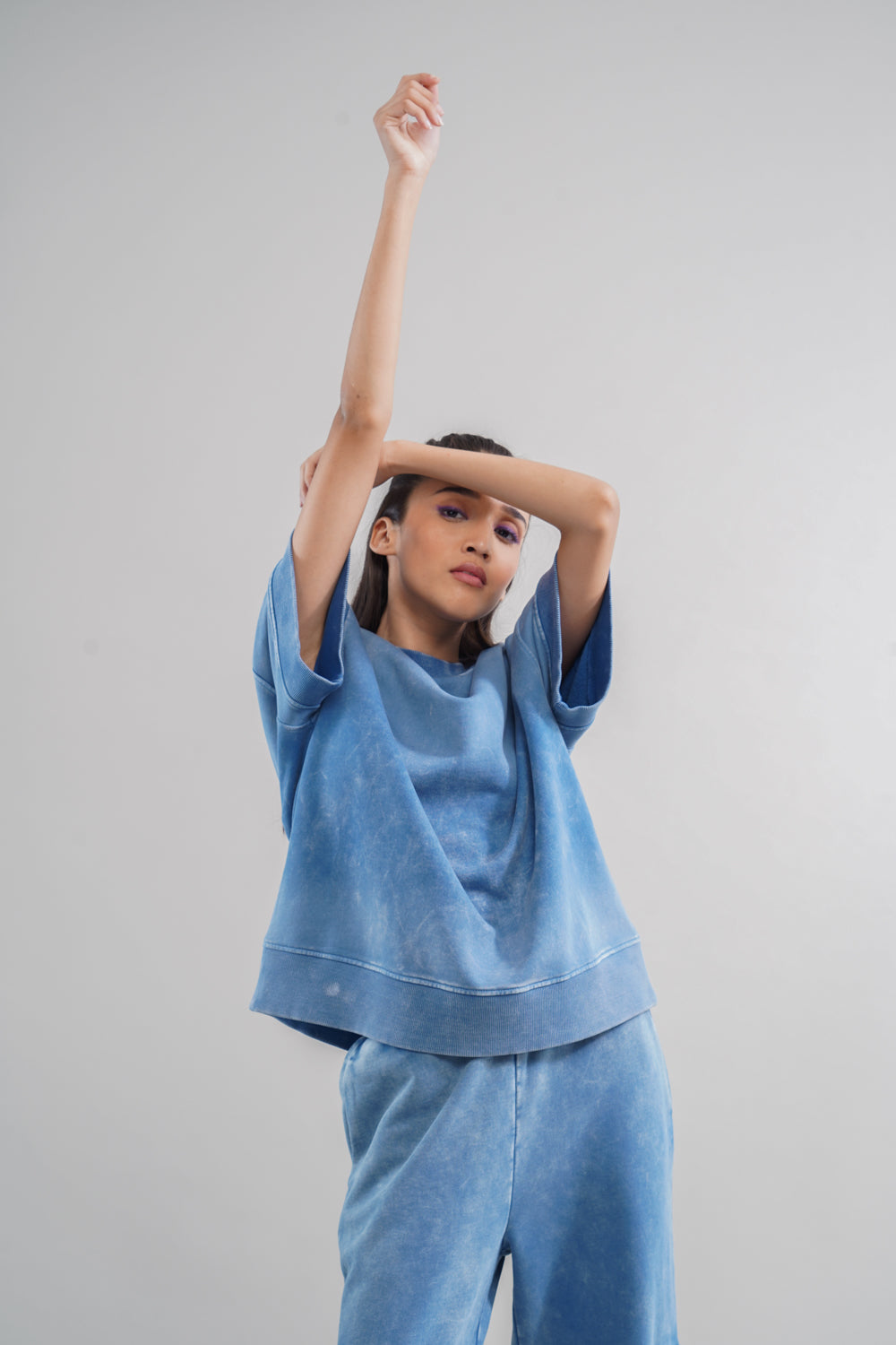 Denim wash 100% cotton terry sweatshirt, stylish and comfortable for casual wear.