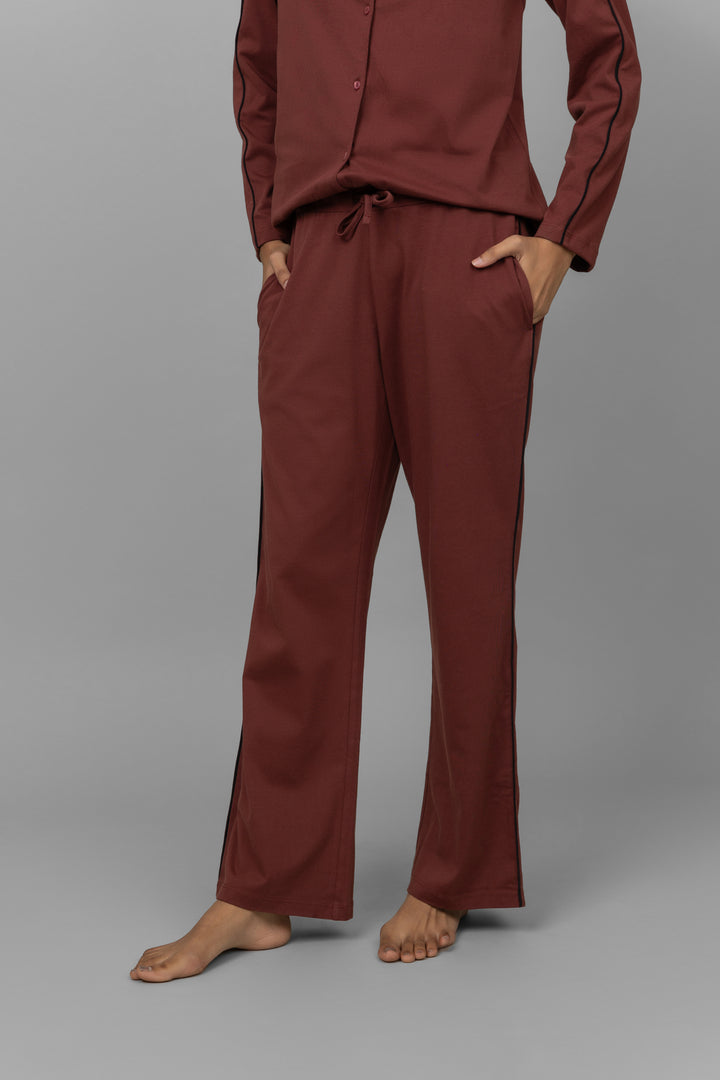 Ruby contrast piping lounge pants with pockets, perfect for cozy lounging.