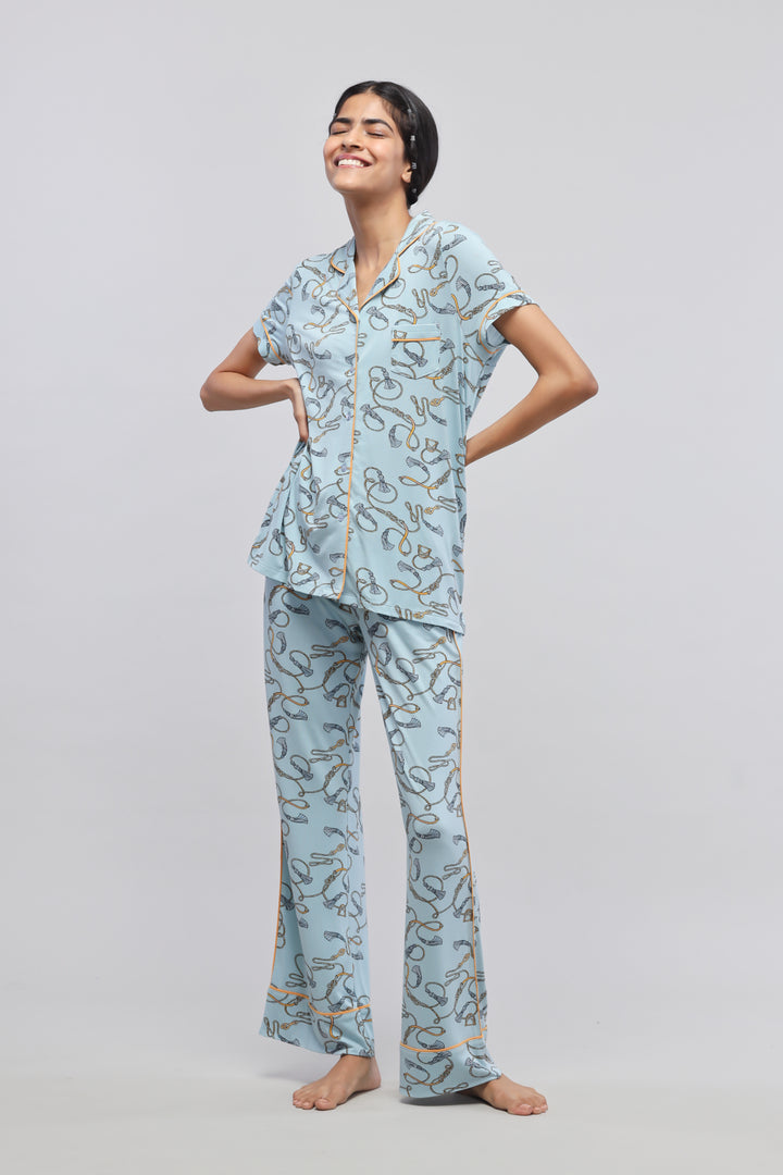 Rope printed pajamas featuring a relaxed fit and stylish design.