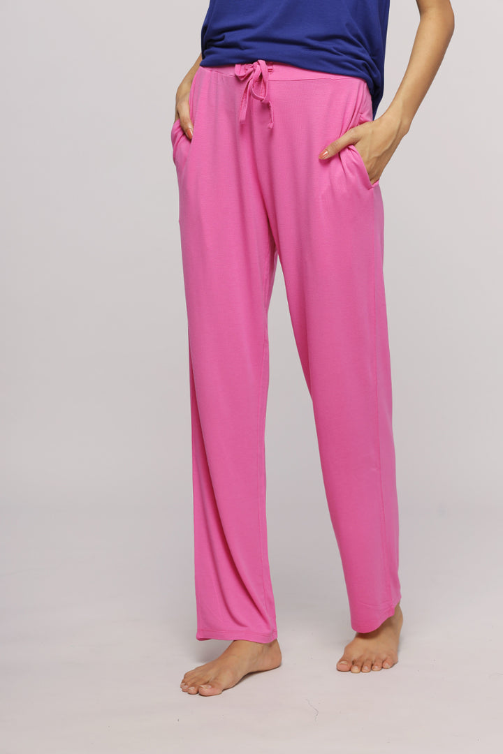 Professional Sleepyhead Straight Pajama Set in pink with pockets.